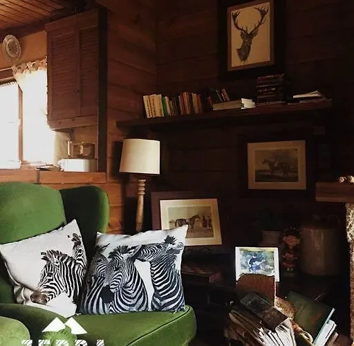 Zebra Country Wood House Chalet *