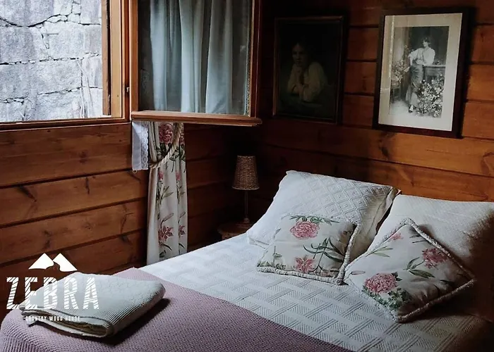 Zebra Country Wood House 샬레 아르코스 데 발데베즈